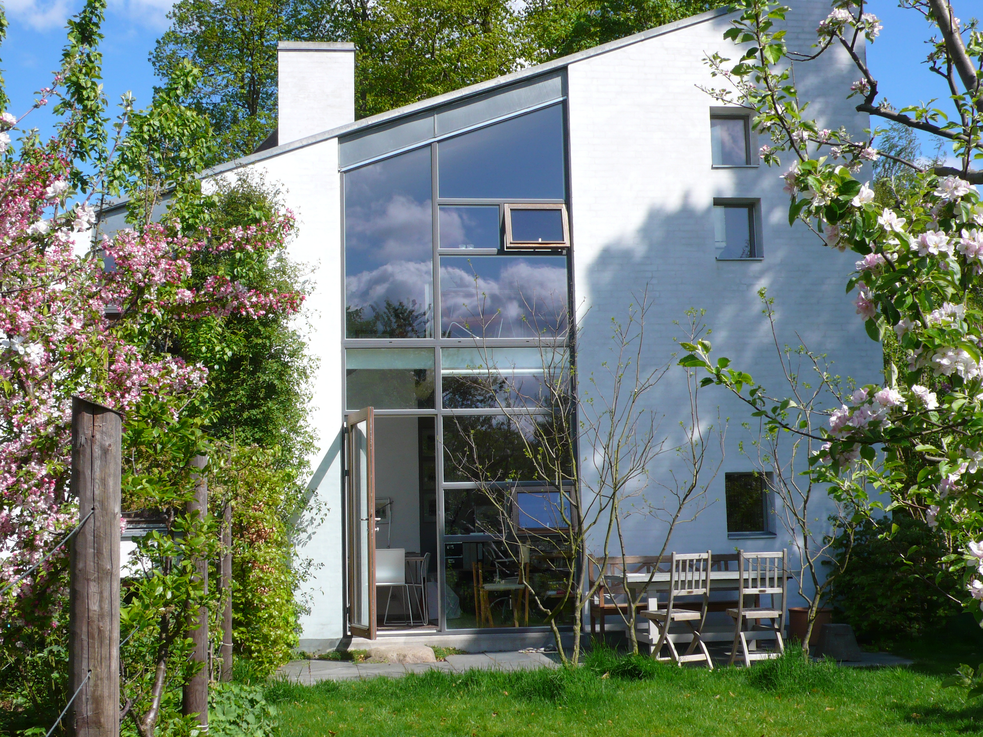 OM- OG NYBYGNING I FORBINDELSE MED TILPASNING TIL EKSISTERENDE HUS — Kongens Lyngby, Danmark — 2004–2005